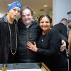 Rund 60 Menschen besuchen am Montag (09.12.24) die Christmas Diamond Night in dem Juwelierladen Edelmann und Belschner in der Schweinfurter Innenstadt. Unter die Gäste mischten sich unter anderem Julian F.M. Stoeckel (Entertainer), Micaela Schäfer (Erotikmodel), Arno Funke (früher Kaufhaus-Erpresser, heute Karikaturist) und Eva Jacob( Jacob Sisters).