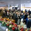 Rund 60 Menschen besuchen am Montag (09.12.24) die Christmas Diamond Night in dem Juwelierladen Edelmann und Belschner in der Schweinfurter Innenstadt. Unter die Gäste mischten sich unter anderem Julian F.M. Stoeckel (Entertainer), Micaela Schäfer (Erotikmodel), Arno Funke (früher Kaufhaus-Erpresser, heute Karikaturist) und Eva Jacob( Jacob Sisters).