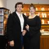 Rund 60 Menschen besuchen am Montag (09.12.24) die Christmas Diamond Night in dem Juwelierladen Edelmann und Belschner in der Schweinfurter Innenstadt. Unter die Gäste mischten sich unter anderem Julian F.M. Stoeckel (Entertainer), Micaela Schäfer (Erotikmodel), Arno Funke (früher Kaufhaus-Erpresser, heute Karikaturist) und Eva Jacob( Jacob Sisters).