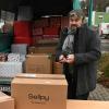 Überwältigt von dem Erfolg ihrer Sammelaktion zeigte sich die UWG Höchberg, hier beim Verladen der Weihnachtspakete für die Rumänienhilfe Karl.