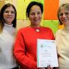Die Grundschule Gerolzhofen hat die Auszeichnung "gute gesunde Schule" bekommen. Über den Erfolg der gesamten Schulfamilie freuten sich die Verantwortlichen des Projektteams Felizitas Höhn, Rektorin Barbara Heining und Sabine Schuhmann (von links).