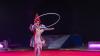 Rund 3000 Menschen besuchen am Donnerstag (12.12.24) die Premiere des Weihnachtscircus Krone auf der Talavera in Würzburg. Der Circus gastiert noch bis zum 06.01.25 in der Domstadt. Auftritt von Laura Urunova mit ihren Hunden.