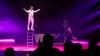 Rund 3000 Menschen besuchen am Donnerstag (12.12.24) die Premiere des Weihnachtscircus Krone auf der Talavera in Würzburg. Der Circus gastiert noch bis zum 06.01.25 in der Domstadt. Auftritt von Emil Faltyny mit einer Leiter.