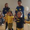 Bei der Turnschau 2024 des TV Jahn in der Wichtermannhalle in Schweinfurt gab es einige bekannte Filmfiguren zu sehen. Beim Auftritt der Kleinkindergruppe traf etwa Biene Maja auf Batman.