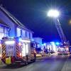 40 Feuerwehrkräfte waren am Samstagnachmittag in Stetten im Einsatz, weil ein technischer Defekt an einem Saunaofen das gesamte Haus verräuchert hatte.