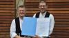 Das Foto zeigt (von links): Firmenchef Günter Amend zusammen mit Christian Amend. 