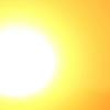 Bei greller Sonne hatte ein Autofahrer in Bischofsheim Mühe, auf der Straße zu bleiben.