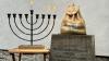 Dieser neunarmige Leuchter wurde an der ehemaligen Synagoge in der Casparigasse in Sommerhausen gestohlen. Das Foto stammt vom Lichterfest aus dem vergangenen Jahr.