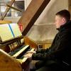 Nachwuchsorganist Felix Lösch aus Zeilitzheim erhielt großen Beifall für die Begleitung gemeinsamer Lieder auf der Orgel.
