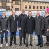 Im Bild von links: Stadtwerke Schweinfurt GmbH: Sebastian Landgraf (Teamleiter Digitalisierung/IT-Service), Tobias Volk (Projektleiter), Andreas Göb (Bereichsleiter Technik), Thomas Kästner (Geschäftsführer), Sebastian Remelé (Oberbürgermeister und Aufsichtsratsvorsitzender),Telekom Deutschland GmbH: Erwin Rieger (Local Fiber Head der Region Süd), Sina Müller (Commercial Manager), Dirk Slembeck (Verantwortlicher Marketing).