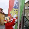Die Elfen von Fasenachtsverein und ihr Sitzungspräsident stürmten am Samstag mit viel Tamtam das Zellinger Rathaus.