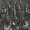 Eine Faschingsveranstaltung der Lohrer Höheren Töchterschule, schätzungsweise um 1905.