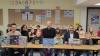 Über Experimentierkästen zum Thema Energie dürfen sich die Schüler der Grundschule Thüngen mit (von links) Bastian Franz (Energieversorgung), Rektorin Claudia Nöth, zweiter Bürgermeister Wolfgang Heß und erster Bürgermeister Lorenz Strifsky freuen.