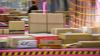 Transportband in einem DHL-Paketzentrum: In Paketen stecken manchmal auch für den Zoll Überraschungen. (Symbolbild) Transportband in einem DHL-Paketzentrum: In Paketen stecken manchmal auch für den Zoll Überraschungen. (Symbolbild)
