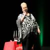 "Schließt mit euren Schwächen Frieden." Diese Botschaft hatte Stand-up-Comedienne Daphne de Luxe für das Publikum in der Lohrer Stadthalle. 