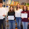 Verleihung der Delf-Zertifikate (von links): OStD Dr. Bernd Rottenbacher, Kilian Schätzmüller, Rebecca Steck, Carla Schmitt, Anka Fahrbach, StR Christian Förtsch, StRin Nina Schneider.