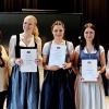 Unser Bild zeigt (von links) Angelika Wollgarten vom Vorstand des Bayerischen Landesausschusses für Landwirtschaft, Emma Gottswinter, Amelie Skupin, Theresa Mayer und Gewinnerin Tamara Kochon.