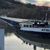 Erneut hat sich vergangenes Wochenende am Hafen des Karlstadter Zementwerks Schwenk ein Schiff zwischen beiden Ufern verkeilt.