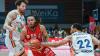 Sid-Marlon Theis (links) und Nijal Pearson von den Rostock Seawolves verteidigen gegen Tyrese Williams von den Würzburg Baskets. Die Würzburger verloren auch ihr Bundesliga-Heimspiel gegen Rostock und kassierten dadurch die fünfte Niederlage in Folge.