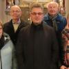 Pfarrer Simon Mayer (Mitte) mit den Mitgliedern der Kirchenverwaltung Marianne Knorr, Erich Kraft, Erhard Leimeister und Carolin Brückner (von links). 