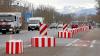 Seit Wochen in der Heisinger Straße in Kempten zu sehen: rot-weiße Betonwürfel. 