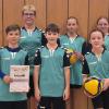 Stolz auf ihre Leistung: die Volleyballerinnen und Volleyballer des Egbert-Gymnasiums.