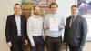 Klassenleiter Christoph Zobel (von links), Ausbilder S. Pukowski und Schulleiter Norbert Sierl (rechts) gratulierten dem Regierungspreisträger Johannes Kiesmüller.