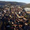 Was ist der Lohrer Markenkern? Was soll die Stadt für Bürger und Besucher sein? Diese und weitere Fragen sollen bei der Suche nach einer Stadtmarke geklärt werden. Erster Schritt in dem nicht unumstrittenen Prozess ist eine in wenigen Tagen startende Bürgerbefragung.