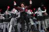  Die "Dancing-Moskitos" parodierten gesellschaftskritisch den "Zirkus unserer Zeit".