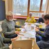Rund 3500 Einladungen werden vom Festausschuss verschickt, rund 1800 noch auf postalischem Weg. Mitglieder des Festausschusses und Unterstützer kümmerten sich um den Postversand.
