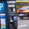 An mehreren Parkautomaten in Würzburg sind laut Polizei falsche QR-Codes angebracht worden. Dahinter steckt eine Betrugsmasche.