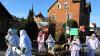Beste Stimmung und strahlender Sonnenschein beim kleinen aber feinen Faschingszug am Rosenmontag durch Burgsinn