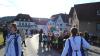 Beste Stimmung und strahlender Sonnenschein beim kleinen aber feinen Faschingszug am Rosenmontag durch Burgsinn