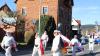 Beste Stimmung und strahlender Sonnenschein beim kleinen aber feinen Faschingszug am Rosenmontag durch Burgsinn