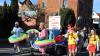 Beste Stimmung und strahlender Sonnenschein beim kleinen aber feinen Faschingszug am Rosenmontag durch Burgsinn