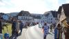 Beste Stimmung und strahlender Sonnenschein beim kleinen aber feinen Faschingszug am Rosenmontag durch Burgsinn
