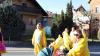 Beste Stimmung und strahlender Sonnenschein beim kleinen aber feinen Faschingszug am Rosenmontag durch Burgsinn