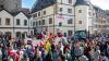 Tausende Menschen besuchen am Dienstag 04.03.25 den Kitzinger Landkreisumzug durch die Innenstadt von Kitzingen.