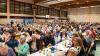 Mit "Politik und guter Laune" verbringen rund 900 Menschen am Freitag 07.03.25 einen gemeinsamen Jubiläumsabend 30. CSU-Starkbieranstich in der Höllberghalle in Kürnach.