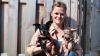 Hunde-Ernährungsberaterin Karin Zeitz mit Elvis und Chino.