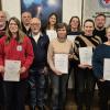 Auf dem Foto (von links): Paul Fischer, Karina Eyrich, Marc Rechenberg, Karl-Heinz Pilsl, Christina Kuhn, Herbert Müller, Anton Rockenmaier, Lena Rechenberg, Sieglinde Kreser, Stefanie Glaser, Nina Fischer, Hubert Müller, Elke Kraus, Ramona Reinhart.