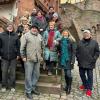Ochsenfurter Gästeführer und Museumsaufsichten gemeinsam mit Bürgermeister der Stadt Ochsenfurt Peter Juks (links vorne) und Arlena Ridler, der Leiterin der Tourist Information (rechts vorne) zu Besuch in der Stadt Wertheim