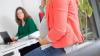 Wer ein Kind erwartet, wird im Job häufig vertreten. Der Arbeitgeber darf die Vertretung in der Regel auch unbefristet einstellen.