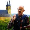 Der Projektleiter: Bernhard Christoph hat viel Arbeit und Herzblut in die Entwicklung des Keltenweges gesteckt. Die Infotafel, die hier bei Kloster Banz vorgesehen ist, wird unter anderem auf die nur 200 Meter vom Kloster entfernte Vorläuferburg hinweisen.