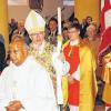 Hoher Besuch: Dicht gefüllt war die Weismainer Pfarrkirche, als Abt Maximilian Heim vom Zisternziensterstift Heiligenkreuz gemeinsam mit Stadtpfarrer Sebastian Palapparampil zum Festgottesdienst einzog.