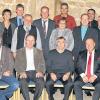 Qualifizierte und engagierte Mitarbeiter sind die Grundlage für wirtschaftlichen Erfolg: Lapp Insulators ehrte langjährige Firmenangehörige des Redwitzer Werks aus den Landkreisen Kronach, Lichtenfels, Kulmbach und Coburg. Mit im Bild Geschäftsführerin CFO (Chief Financial Officer) Veronika Capek (stehend 3. v. li.) und Geschäftsführer CEO von LAPP Insulators, Dr.-Ing. Bernhard Kahl (stehend, 4.v.li.).