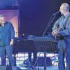 Die Giganten: Konstantin Wecker (links) und Hannes Wader bei den Songs 2010. Die Giganten: Konstantin Wecker (links) und Hannes Wader bei den Songs 2010.