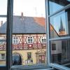 Kältebrücken: Viele der historischen Fenster im Rathaus haben keine Dichtungen und nur Einfachglas.