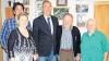 Ein engagierter Bürger feierte den „80.“: Johann Fischer mit Gattin Maria, Tochter, Schwiegersohn und Bürgermeister Jürgen Kohmann.