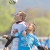 Nach oben: Auch wenn er hier vom Meederer Korbinian Seemann nach unten gedrückt wird, möchte Patrick Schuberth mit dem FC Redwitz am Sonntag gegen den FC Coburg den vorletzten Schritt auf dem Weg nach oben in die Landesliga gehen.